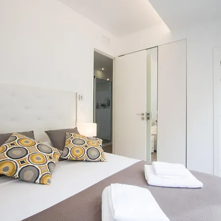 Апартаменты 4 Bedroom/3 Baths W/ Ac In Near Beach!