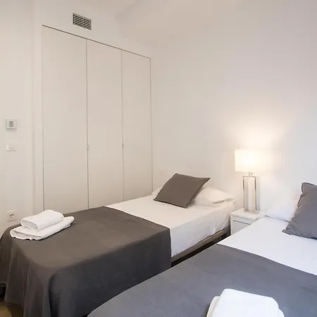 Апартаменты 4 Bedroom/3 Baths W/ Ac In Near Beach! *