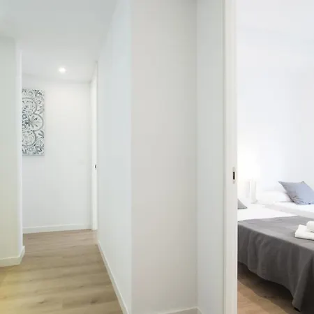 Апартаменты 4 Bedroom/3 Baths W/ Ac In Near Beach! *
