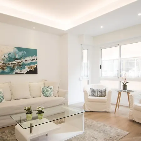 4 Bedroom/3 Baths W/ Ac In Near Beach! Апартаменты *